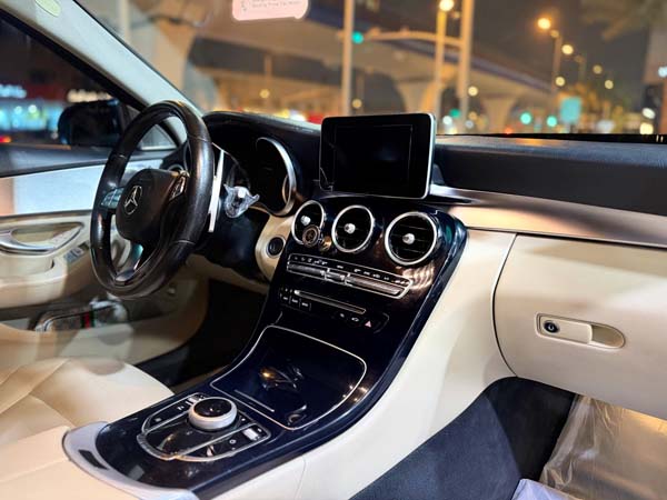 Mercedes AMG C200 - 2020 - Image 12